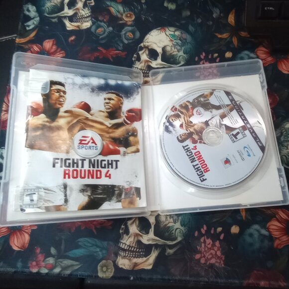 Fight Night Round 4 (PS3) EA Sports Boxing Game Muhammad Ali vs Tyson Complete - Picture 2 of 3